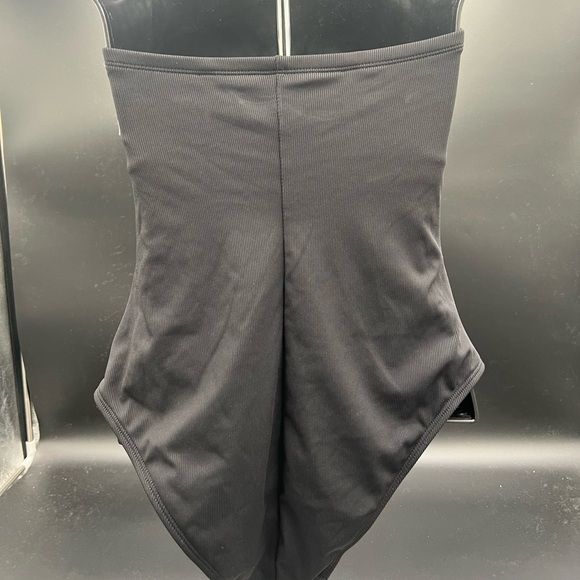 Shade and shore black ribbed one piece swimsuit with removable straps. Size M. - Picture 3 of 9